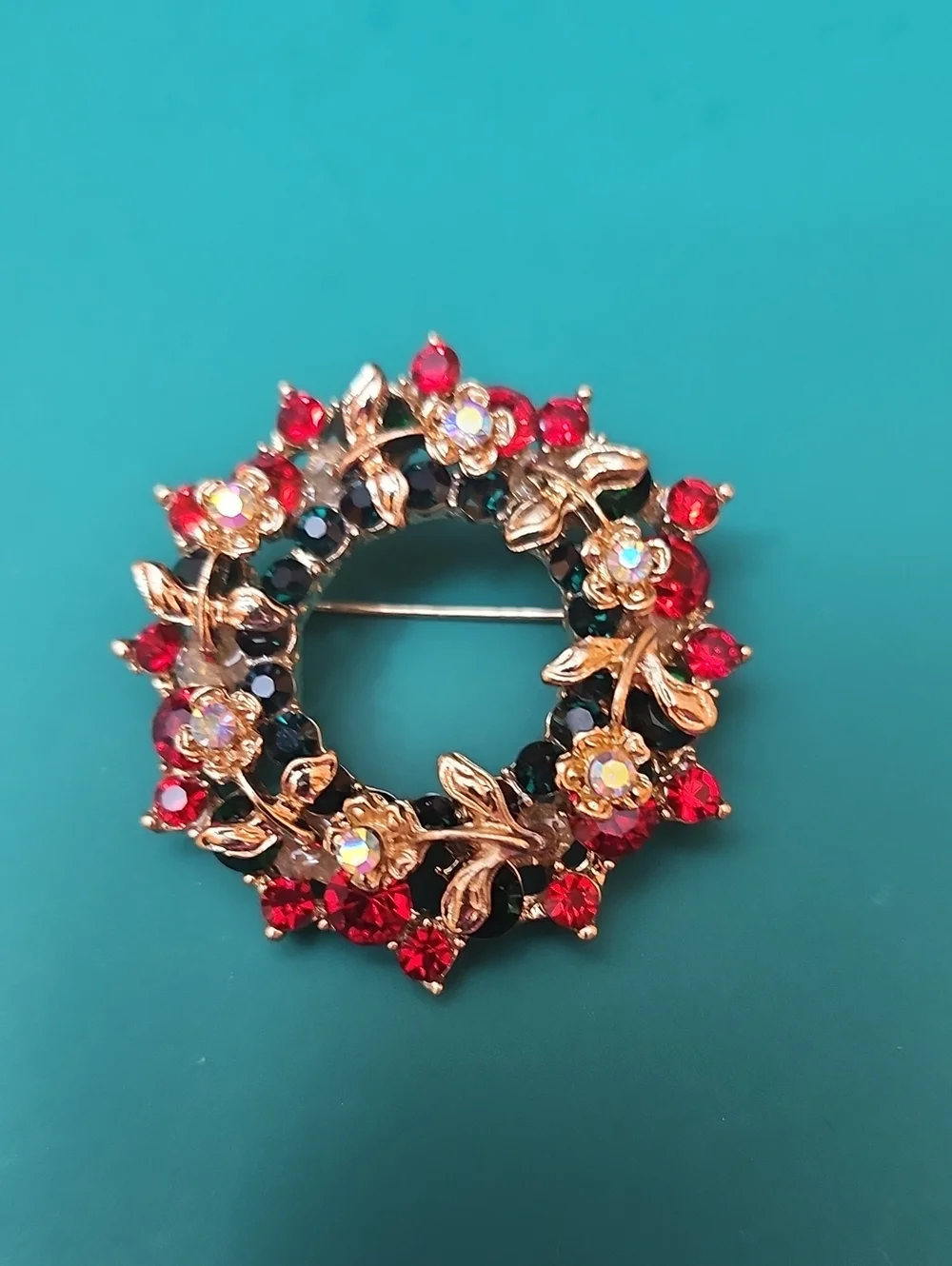 Gold-Tone Red Crystal Floral Wreath Brooch Pin - Elegant Holiday Accent